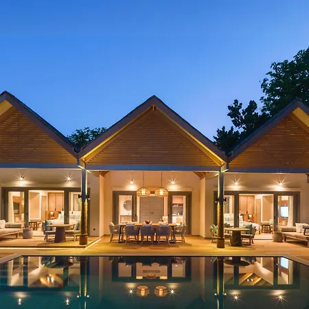 Vakkaru Maldives - Luxury Private Island Resort-3