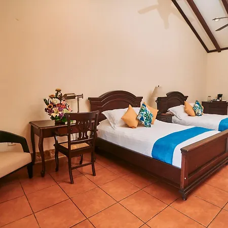 Hotel Plaza Colon - Granada Nicaragua-3