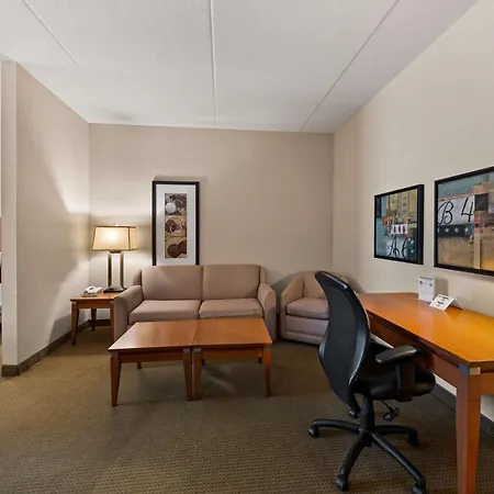 Best Western Plus Orangeville Inn & Suites-3