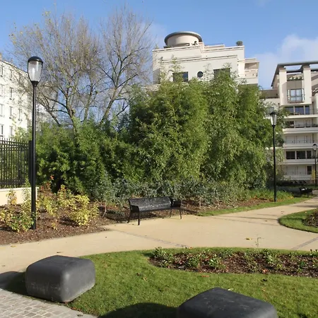 Best Western Rives de Paris La Defense-3