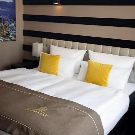Skyline Hotel City Frankfurt-3