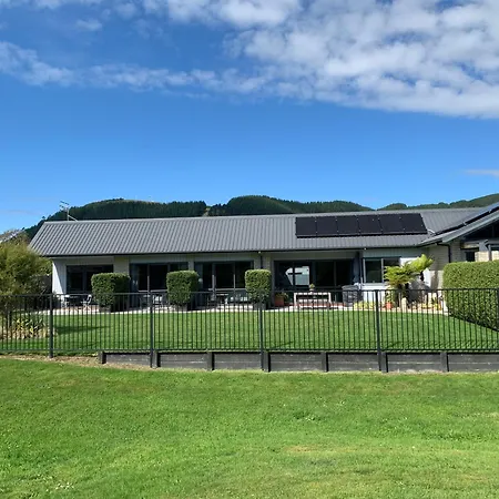 Parkside Boutique Lodge-3