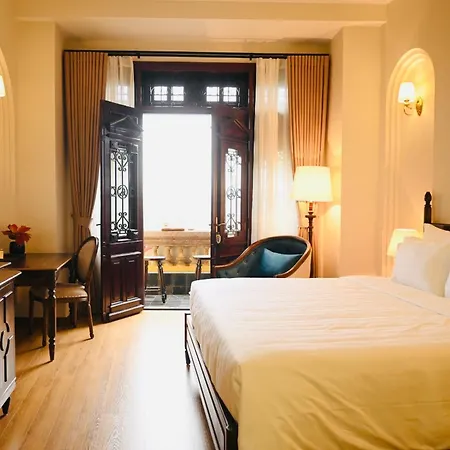 La Belle Maison-2