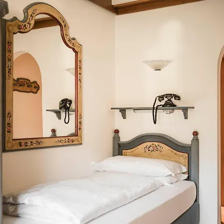 Hotel Cavallino D'Oro Bed&Breakfast-3