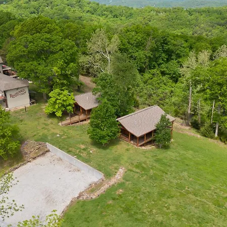 Roadrunner Inn And Log Cabins-2