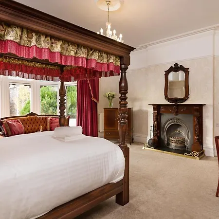 Lincoln House Private Hotel-3