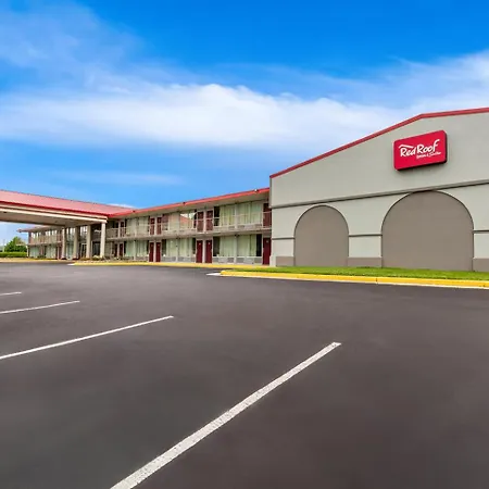 Red Roof Inn & Suites Cave City-3