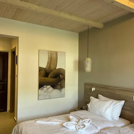 Paradise Hotel-3