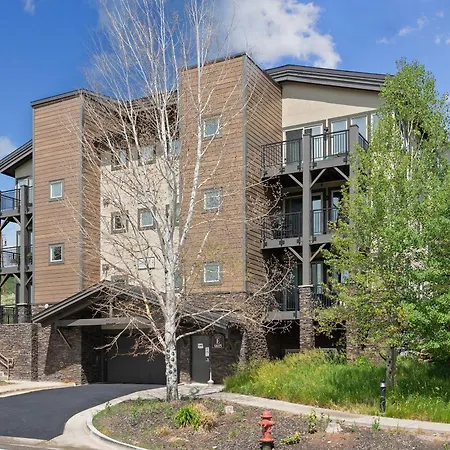 Crestview Condominiums By All Seasons Resort Lodging-2