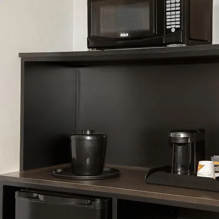 Quality Inn & Suites Kingston-3
