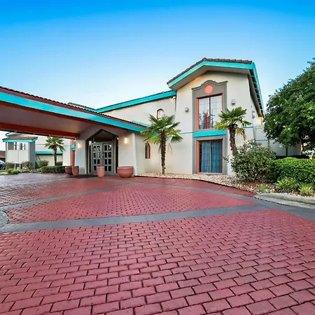 Howard Johnson By Wyndham Columbus Fort Moore-2
