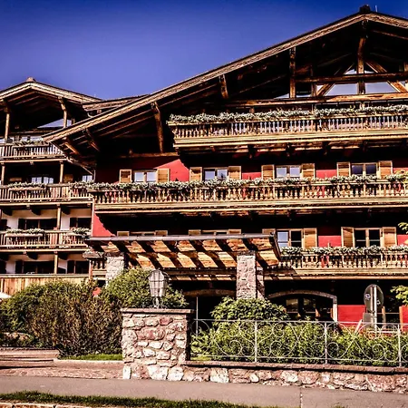 Kitzhof Mountain Design Resort 4 Sterne Superior-2