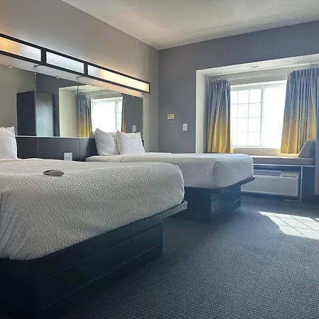 Microtel Inn & Suites By Wyndham Quincy Downtown - River Area-3