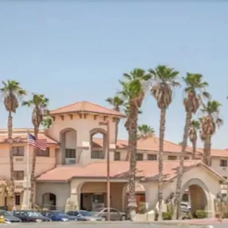 Ramada By Wyndham Barstow-2