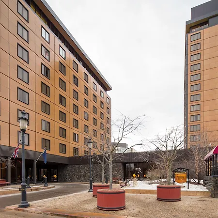 The Hotel Captain Cook-2