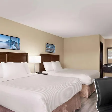 Travelodge By Wyndham Salmon Arm Bc-2