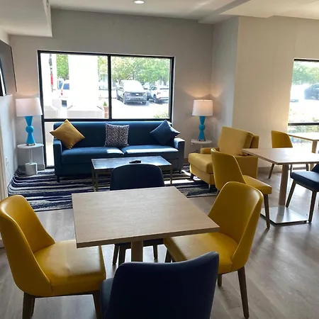 Comfort Inn & Suites Trussville I-59 Exit 141-3