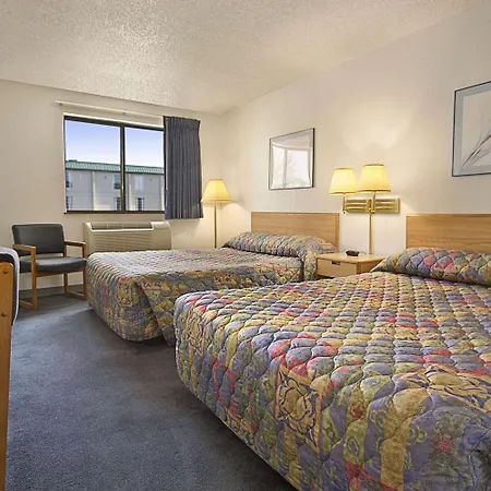 Super 8 Springfield North I-44-3
