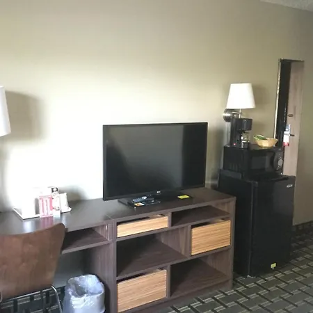 Super 8 By Wyndham Youngstown/Austintown-3