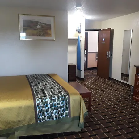 Faribault Hometown Inn & Suites-3
