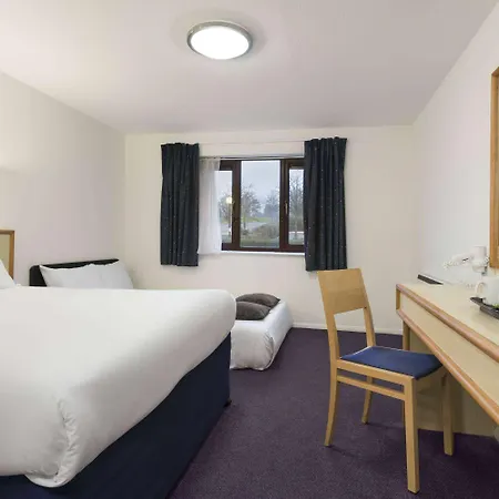 Days Inn Bridgend Cardiff-3