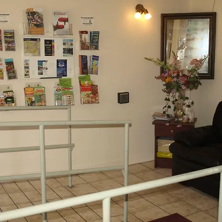 Econo Lodge-2
