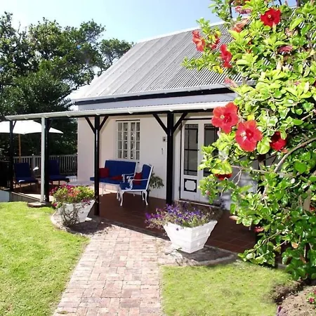 Belvidere Manor Lagoonside Cottages-3