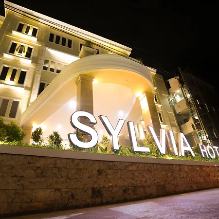 Sylvia Hotel Premier Kupang-3