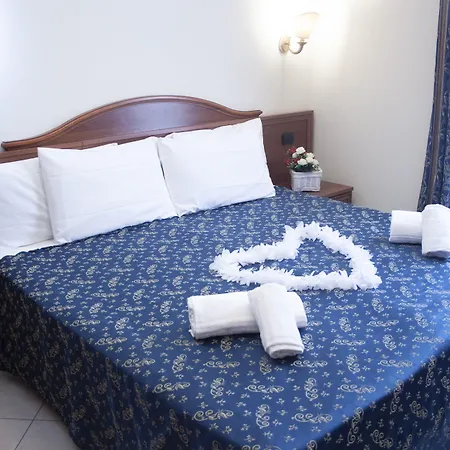 Caroline Suite-2