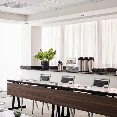 Metcalfe Hotel Ottawa By Gray Collection-3