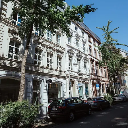 18Arts Hotel - Living In A Gallery!-2