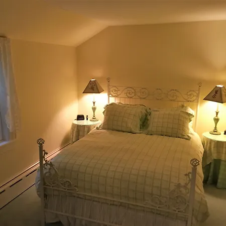 Stone Throw Cottage Inn-2