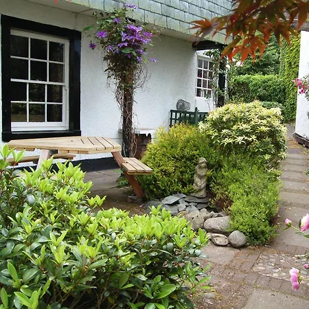Acorn Lodge Cottage-2