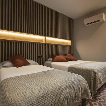 Fontanella By BCN URBAN Rooms-2