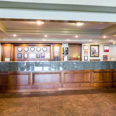 Plaza Inn & Suites-3