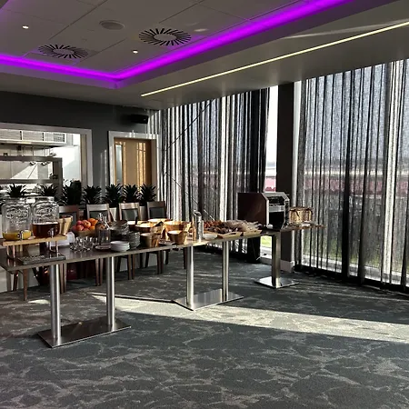 Tynecastle Park Hotel-3