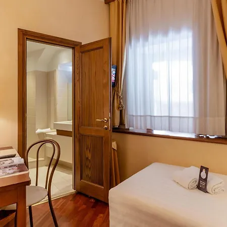 B&B Hotel Firenze Pitti Palace al Ponte Vecchio-3