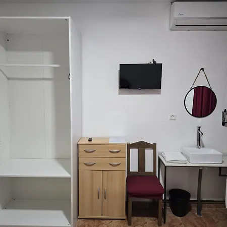 ROOMS Los MONTES-2