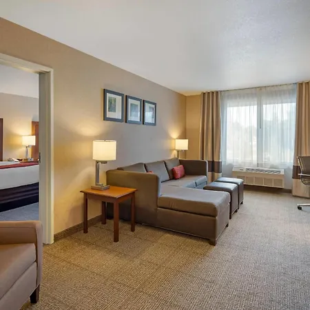 Comfort Suites Anchorage International Airport-3