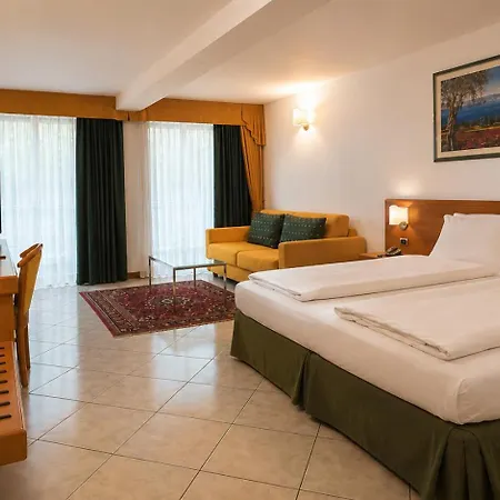 Hotel Capri Bardolino 3S-2