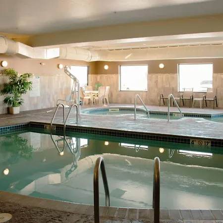 Comfort Inn & Suites Grand Forks Near Alerus Center-2