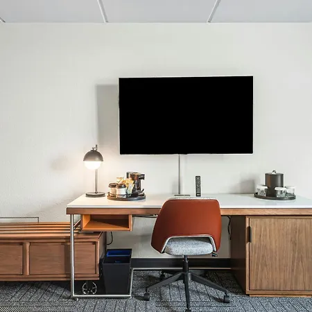 Courtyard By Marriott Columbus-3