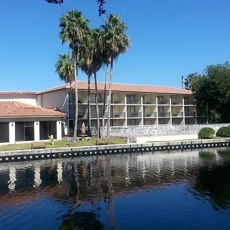 Vista Inn Lake Tarpon-3