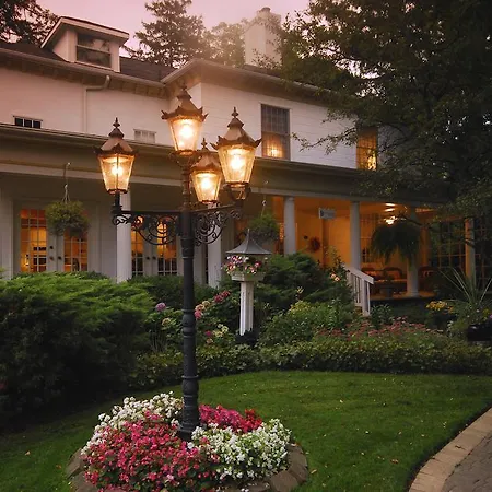 Brockamour Manor Bed And Breakfast-3