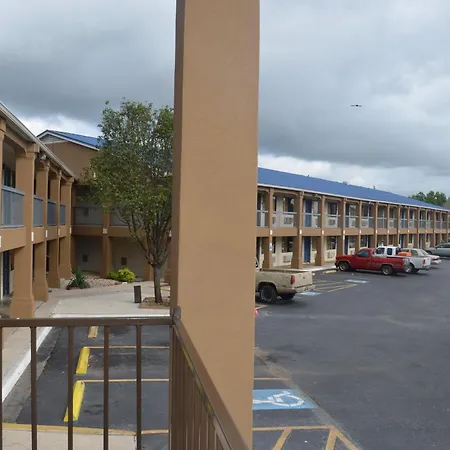 Summit Inn Hotel & Suites-3