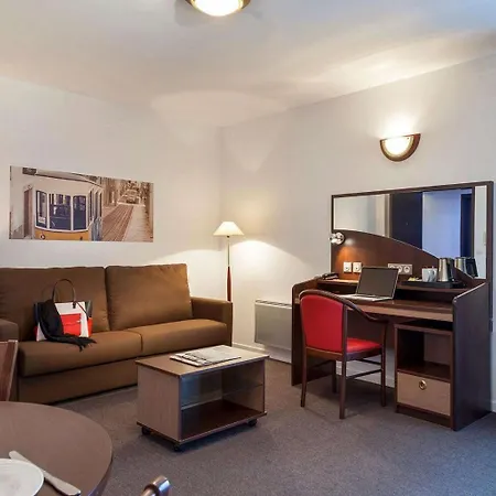 Comfort Suites Le-Port-Marly Paris Ouest-3