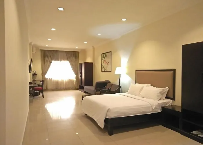 Almond Hotel Sothearos