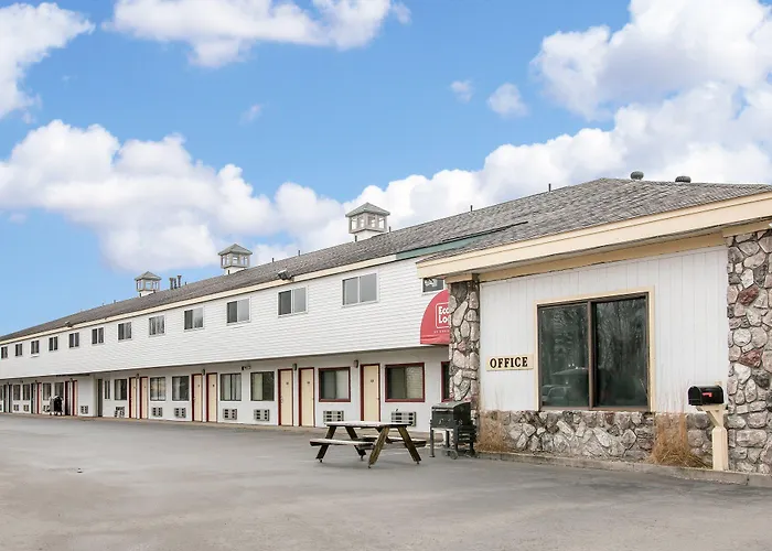 Super 8 By Wyndham Petoskey