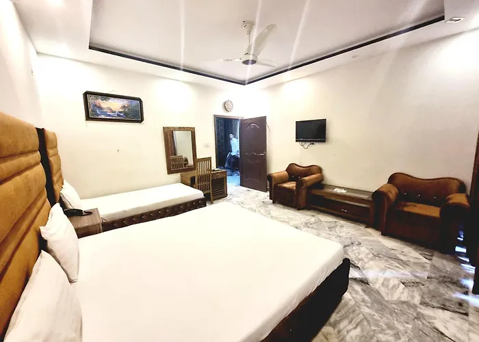 Pakeeza One Hotel