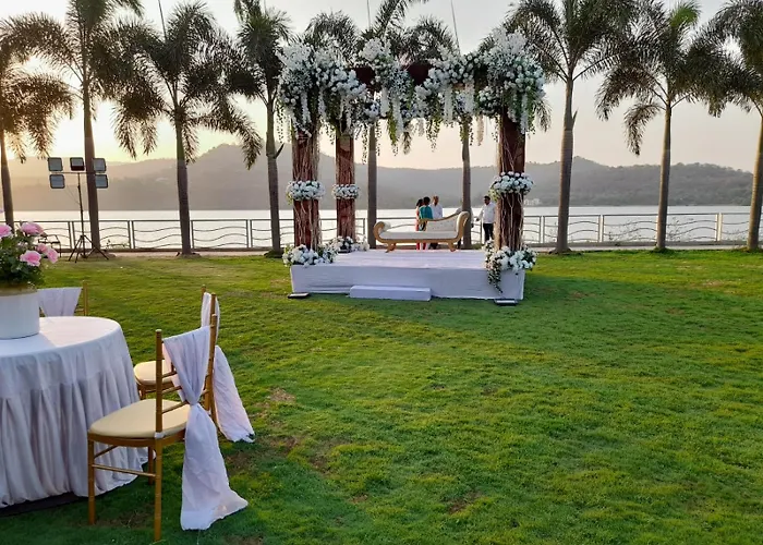 Aquarius Resort Gorhe Khurd